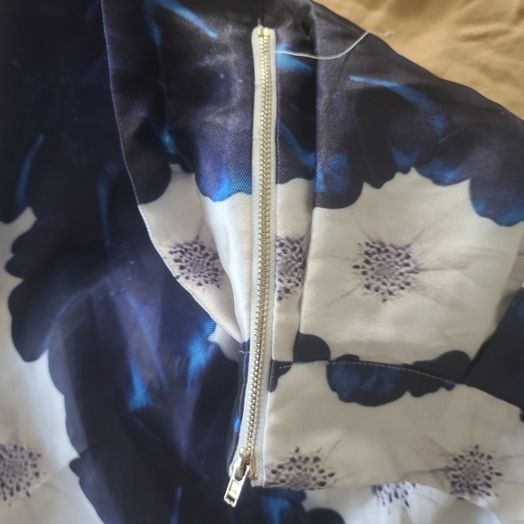 Flower skirt - Picture 3 of 3